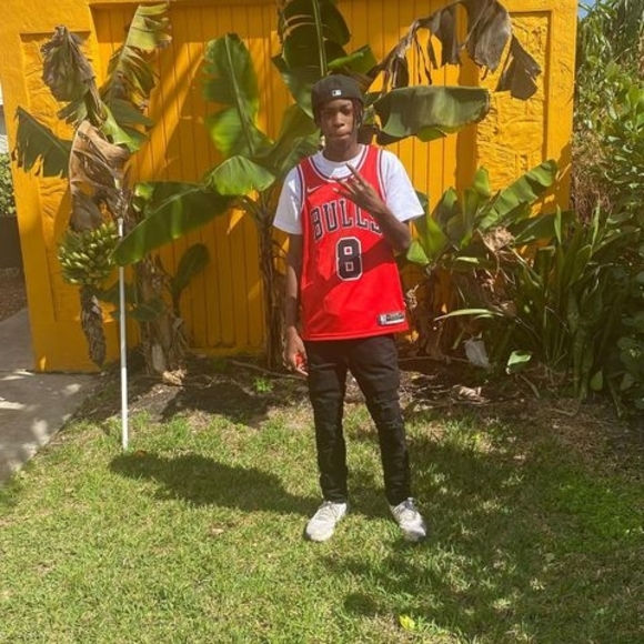 Meet your Posher, Marshawn - Picture 1 of 1